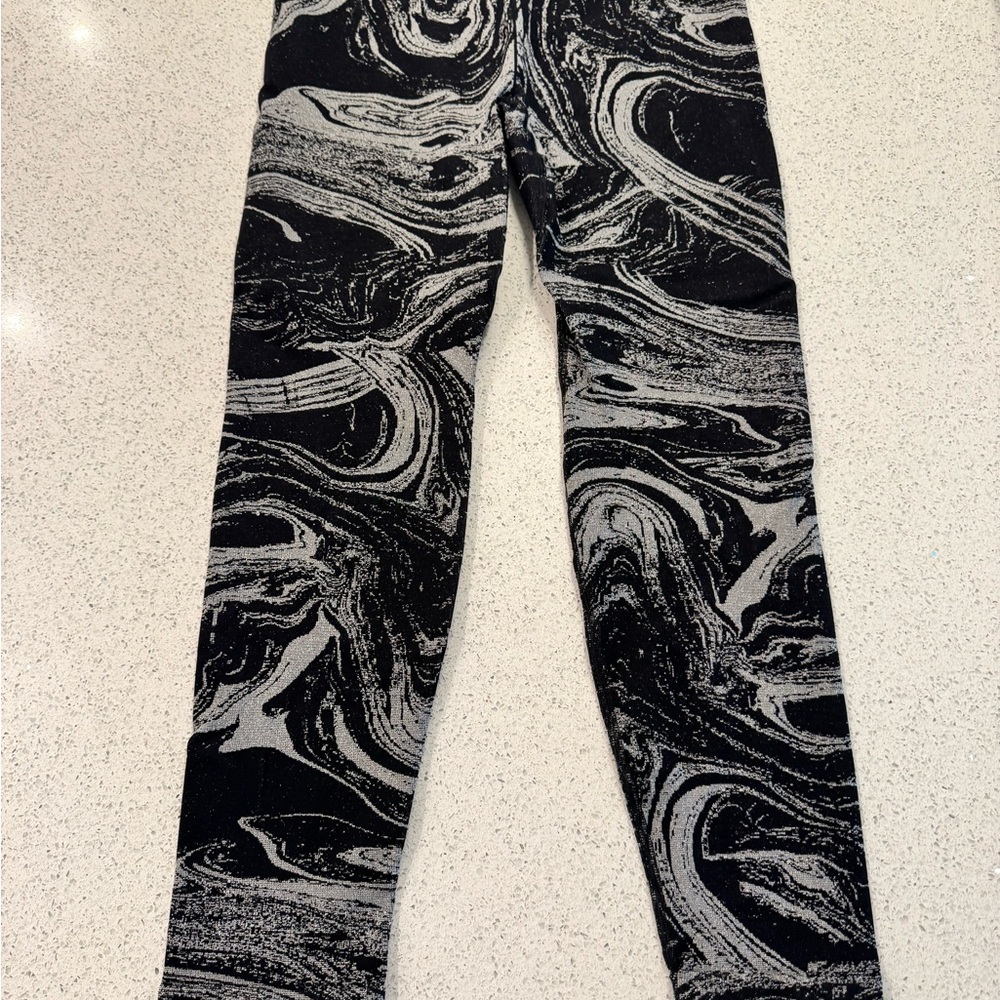 Athleta Black and Gray Swirl Leggings